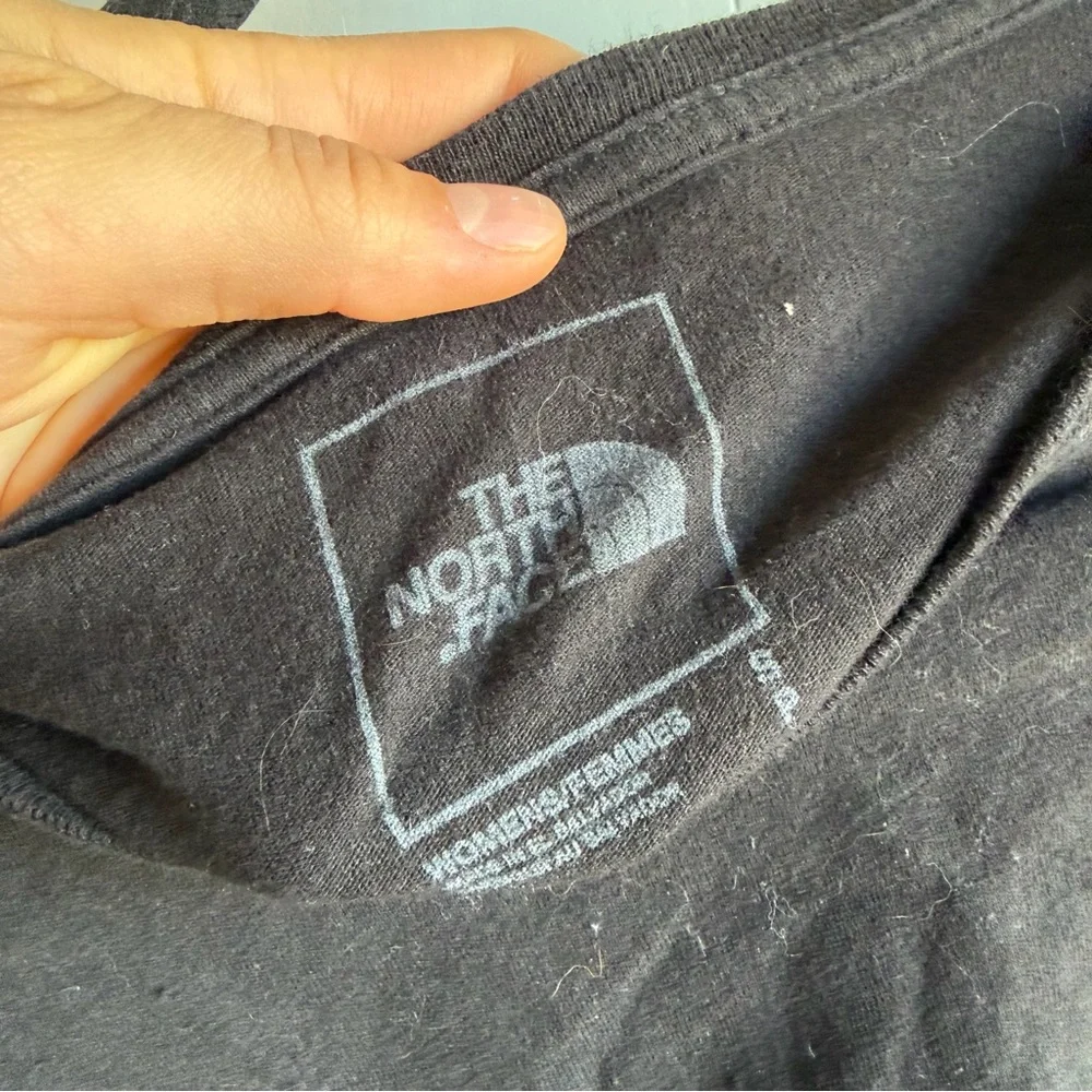 The North Face Black and White Logo Mountain Box T‑Shirt Sz S - Picture 4 of 5